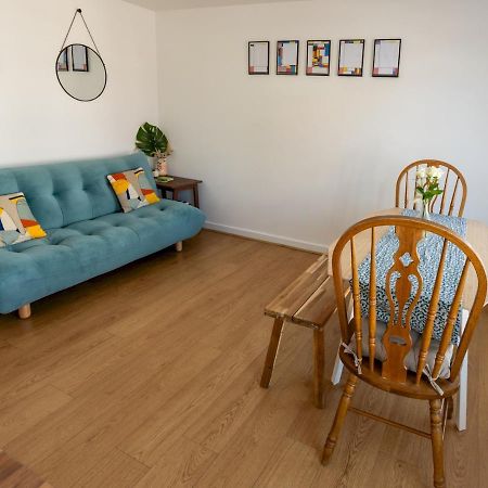 Pass The Keys Modern Stylish Apartment With Parking Bournemouth Bagian luar foto