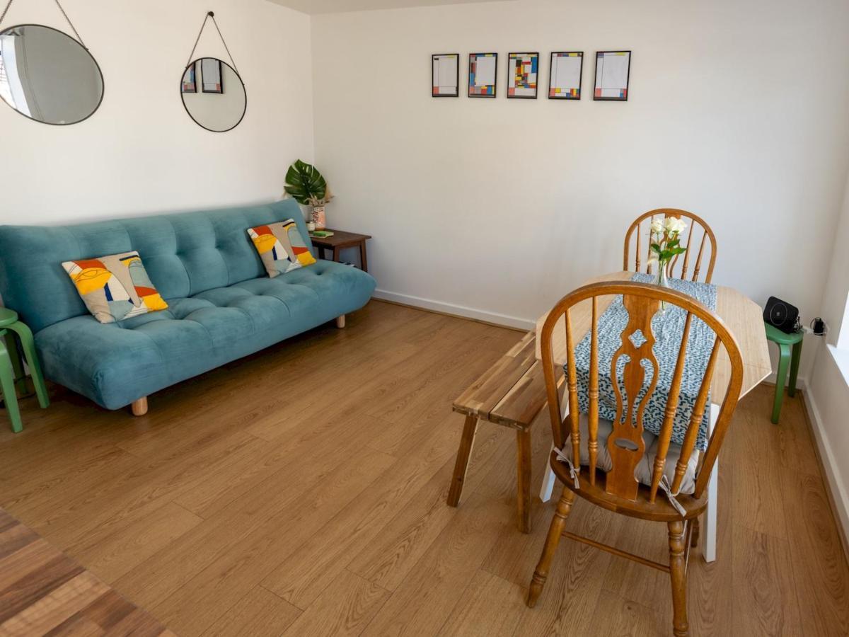 Pass The Keys Modern Stylish Apartment With Parking Bournemouth Bagian luar foto