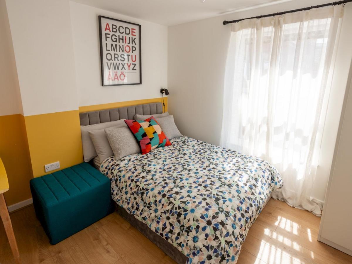 Pass The Keys Modern Stylish Apartment With Parking Bournemouth Bagian luar foto